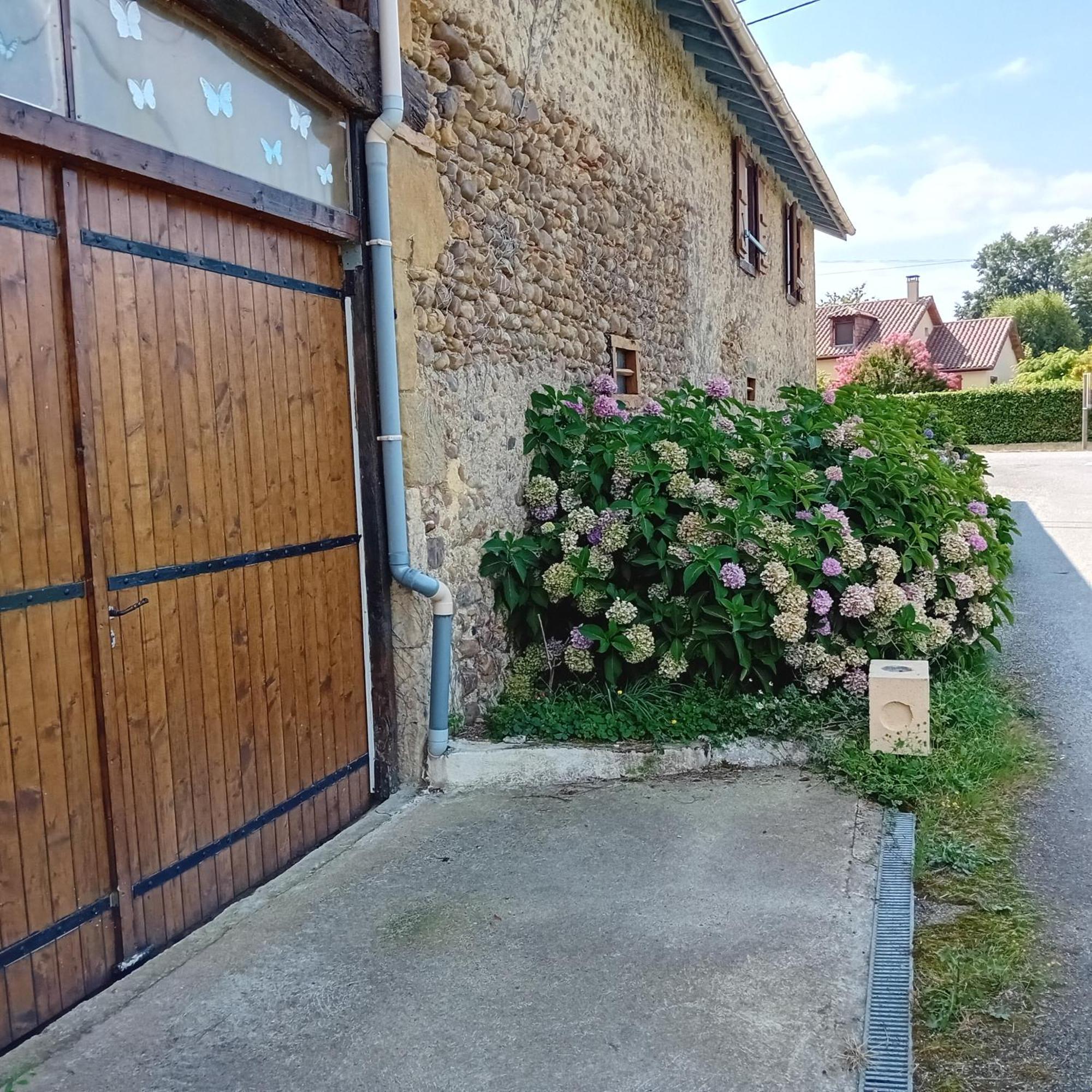 Clos A Malypense Chez Mr Montamat Galan Luaran gambar